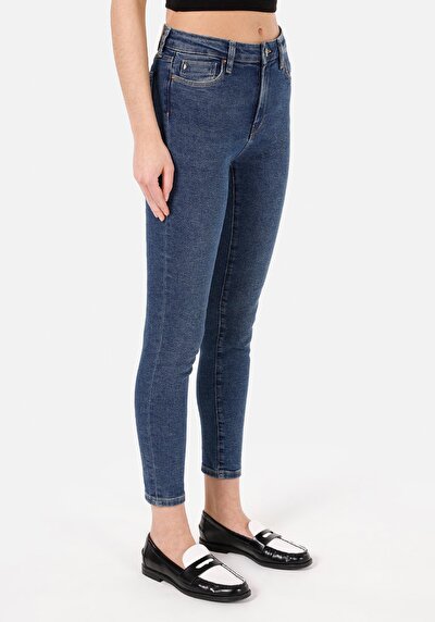 Image de 759 Lara Pantalon Denim Skinny Leg Medium Rise En Jean Skinny Fit Femme