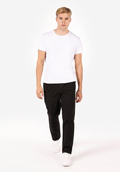Image de Pantalon Noir Wide Leg Medium Rise En Sergé Relaxed Fit Homme