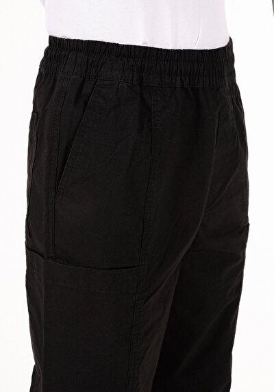 Image de Pantalon Noir Wide Leg Medium Rise En Sergé Relaxed Fit Homme