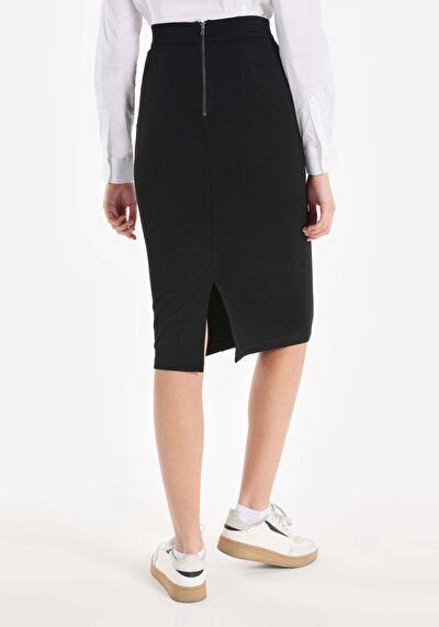 Afficher les détails de Jupe Noir Slim Fit    Femme