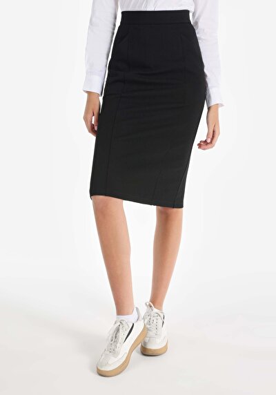 Afficher les détails de Jupe Noir Slim Fit    Femme