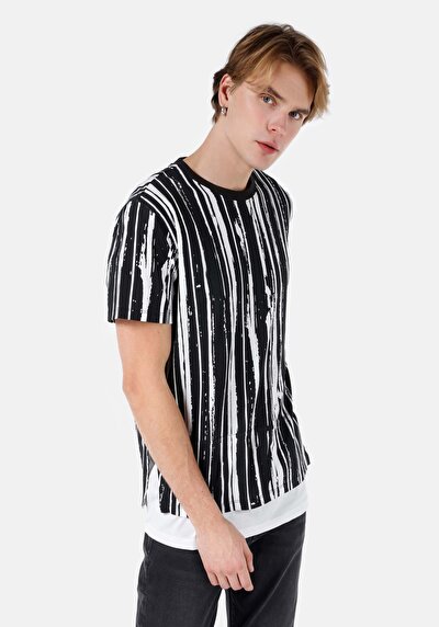 Image de T-shirt À Manches Courtes Noir Comfort Fit Imprimé Homme