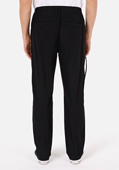 Image de Pantalon Noir Straight Leg Medium Rise En Sergé Regular Fit Homme