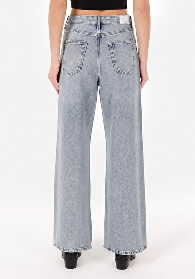 Image de 970 Berry Pantalon Bleu En Regular Fit Femme