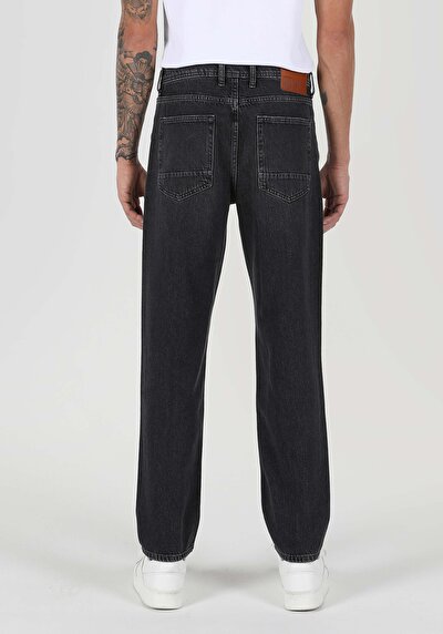 Image de 046 Marco Pantalon Noir En Loose Straight Fit Homme