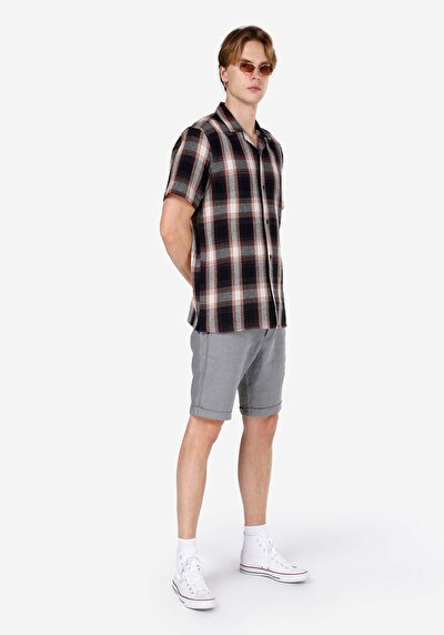 Afficher les détails de Short Kaki Regular Fit Homme