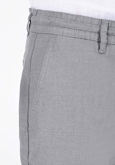 Afficher les détails de Short Kaki Regular Fit Homme
