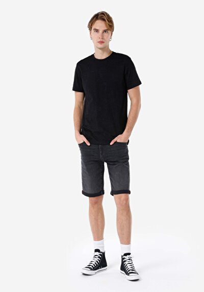 Afficher les détails de Short  Straight Fit Homme