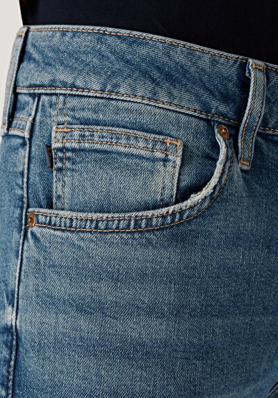 Image de 044 Karl Pantalon Denim Straight Leg Low Rise En Jean Straight Fit Homme