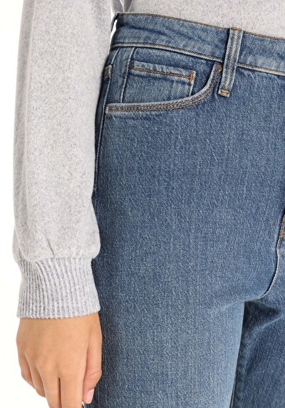 Image de 792 Mila Pantalon Bleu Slim Straight Leg  En  Regular Fit Femme