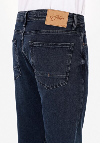 Afficher les détails de 067 Jack Pantalon  Tapered Leg Medium Rise En Jean Regular Fit Homme