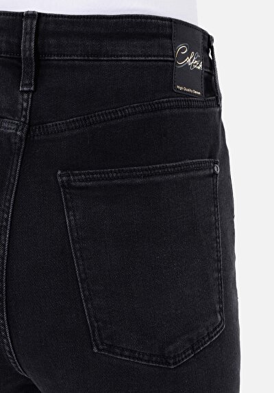 Afficher les détails de 797 Adel Pantalon Denim Flare High Rise En  Slim Fit Femme