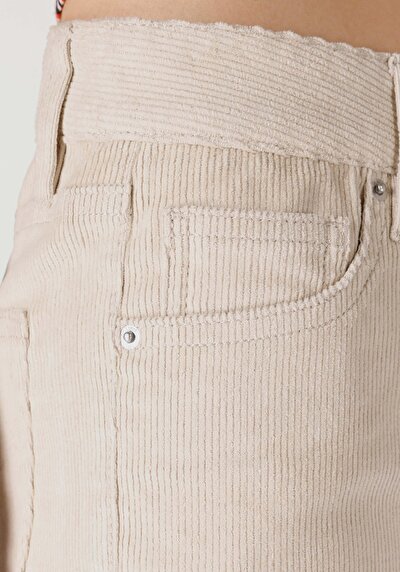 Afficher les détails de Pantalon Beige Wide Leg  En  Regular Fit Femme