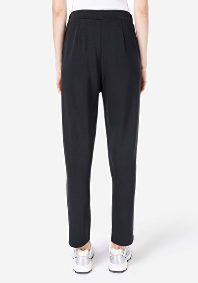 Afficher les détails de Pantalon De Survêtement Noir Regular Fit Femme