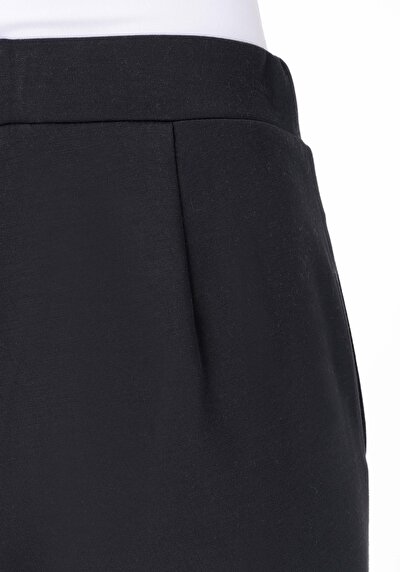 Afficher les détails de Pantalon De Survêtement Noir Regular Fit Femme