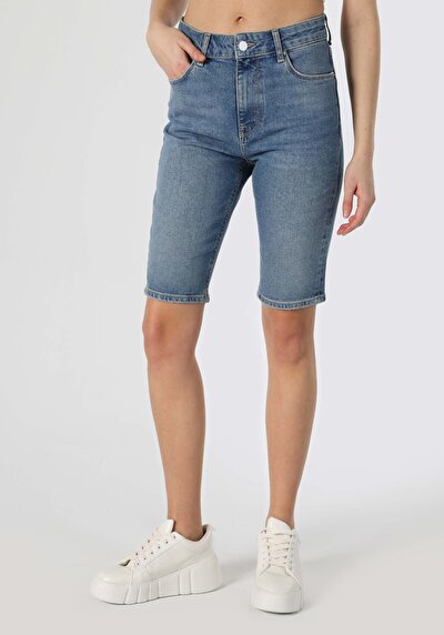Afficher les détails de Short Bleu Slim Straight Fit Femme