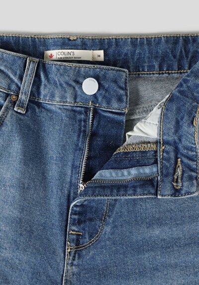 Afficher les détails de Short Bleu Slim Straight Fit Femme