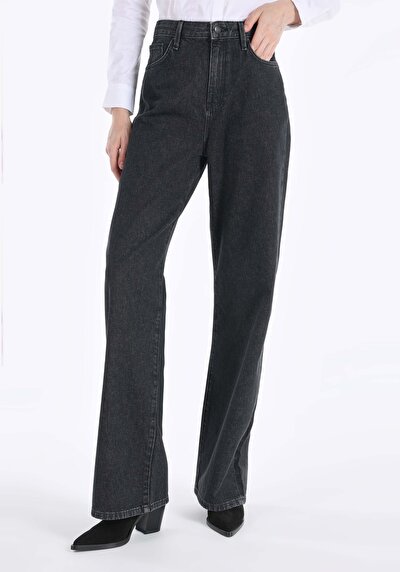 Image de 970 Berry Pantalon Blanc En Regular Fit Femme