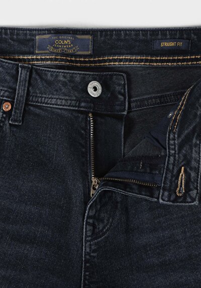 Afficher les détails de Short  Straight Fit Homme