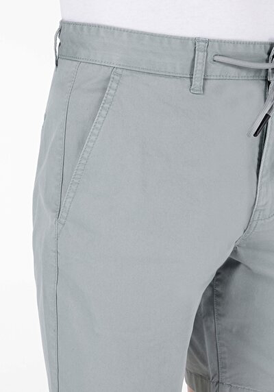 Afficher les détails de Short Vert Regular Fit Homme