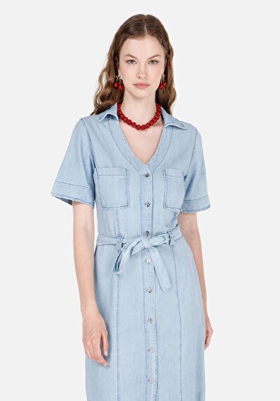 Image de Robe Blanc Slim Fit Manches Courtes Normale Jean Femme