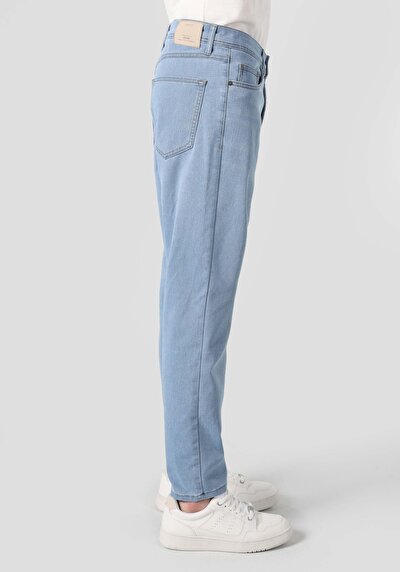 Afficher les détails de Pantalon Bleu Düz Paça Medium Rise En  Straight Fit Homme
