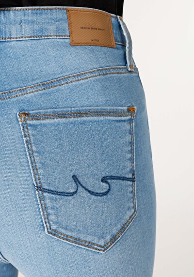 Afficher les détails de 760 Diana Pantalon Denim   En  Skinny Fit Femme