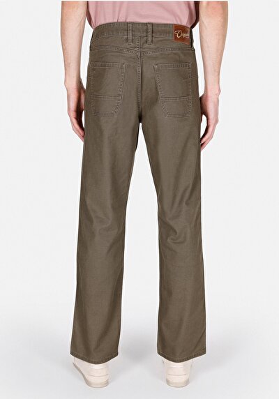 Image de Pantalon Vert Uzun Medium Rise En Regular Fit Homme