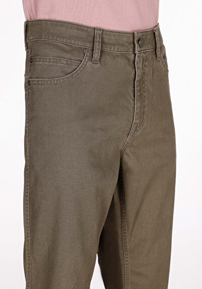 Afficher les détails de Pantalon Vert Uzun Medium Rise En  Regular Fit Homme