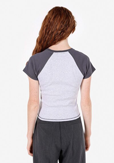 Image de T-shirt À Manches Courtes Gris Slim Fit Imprimé Femme