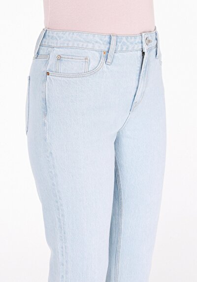 Afficher les détails de 896  Maria Pantalon    En Jean Mom Fit Femme