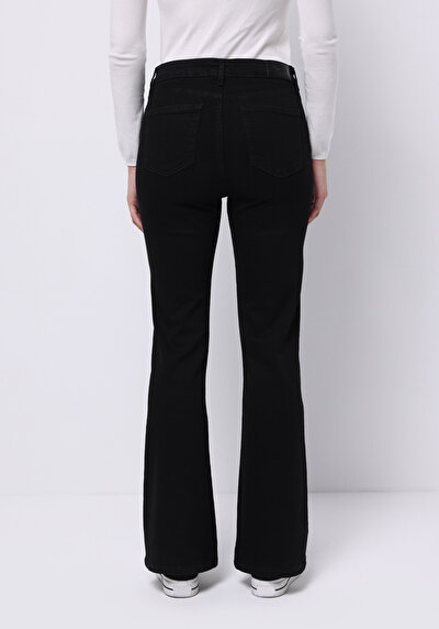 Image de 791 Monica Pantalon Bootcut Medium Rise En Jean Regular Fit Femme