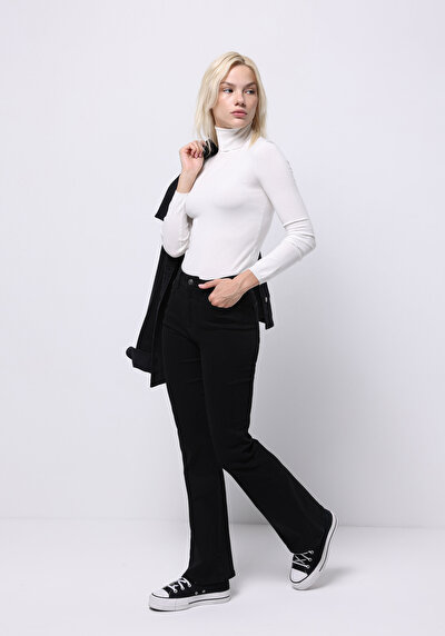 Image de 791 Monica Pantalon Bootcut Medium Rise En Jean Regular Fit Femme