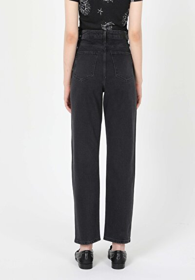 Image de 884 Lauren Pantalon Denim Straight Leg En Straight Fit Femme