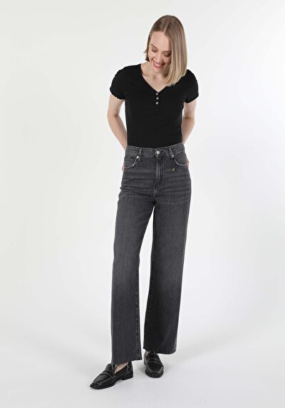 Image de 970 Berry Pantalon Denim Straight Leg En Regular Fit Femme