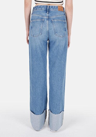 Afficher les détails de 885 Camellia Pantalon Denim Straight Leg High Rise En Jean Straight Fit Femme