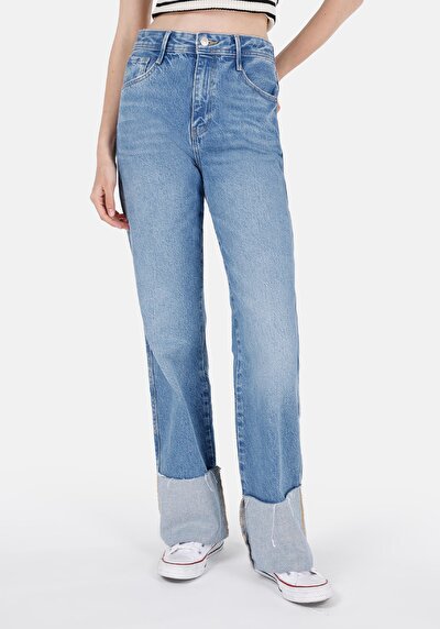 Image de 885 Camellia Pantalon Denim Straight Leg High Rise En Jean Straight Fit Femme