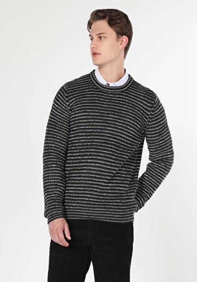 Afficher les détails de Pull Vert Regular Fit   Homme