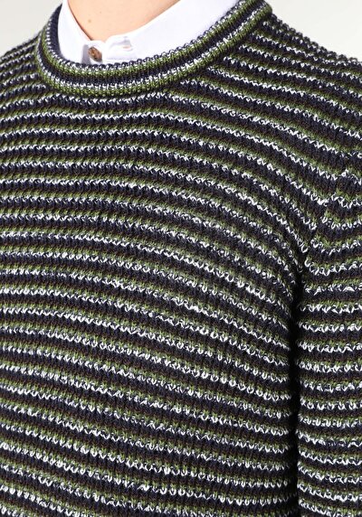 Afficher les détails de Pull Vert Regular Fit   Homme