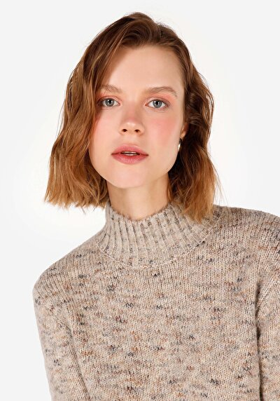 Afficher les détails de Pull Beige Slim Fit Manches Longues  Femme