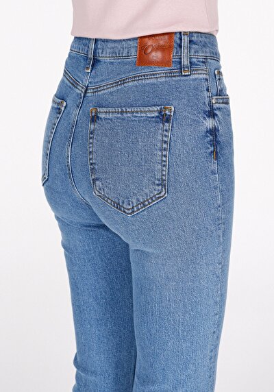 Afficher les détails de 792 Mila Pantalon    En Jean Regular Fit Femme