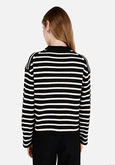 Image de Pull Noir Regular Fit Manches Longues  Femme