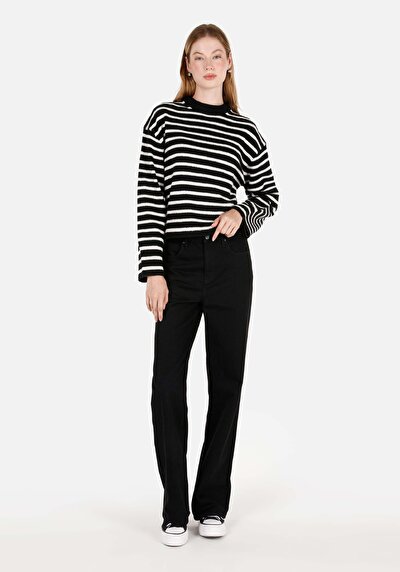 Image de Pull Noir Regular Fit Manches Longues  Femme