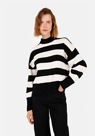 Image de Pull Noir Regular Fit Manches Longues  Femme