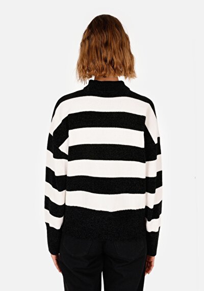 Image de Pull Noir Regular Fit Manches Longues  Femme