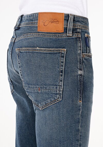 Afficher les détails de 044 Karl Pantalon  Straight Leg Medium Rise En Jean Straight Fit Homme