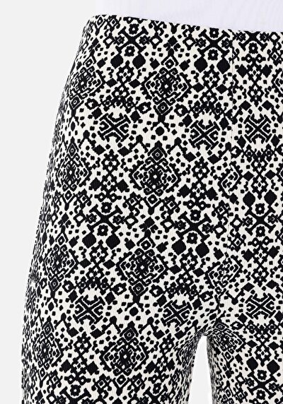 Afficher les détails de Pantalon De Survêtement Noir Slim Fit Femme