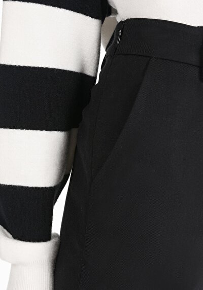 Image de Pantalon Noir Narrow Leg  En  Slim Fit Femme