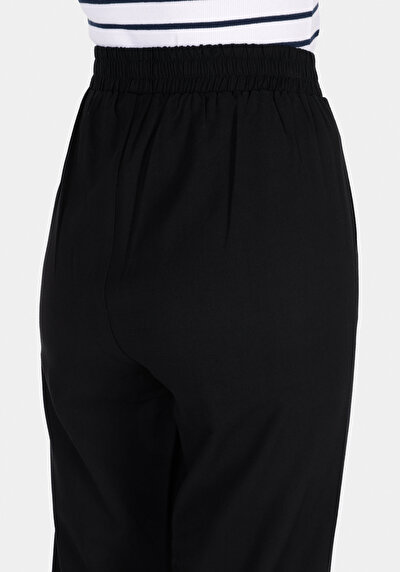 Afficher les détails de Pantalon Noir Straight Leg High Rise En Sergé Regular Fit Femme