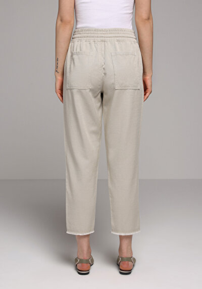 Afficher les détails de Pantalon Blanc Straight Leg High Rise En Sergé Regular Fit Femme